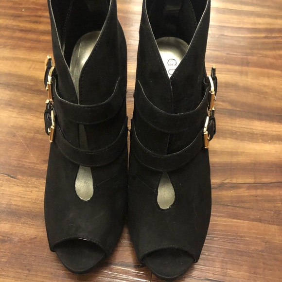 Heels - Picture 2 of 6